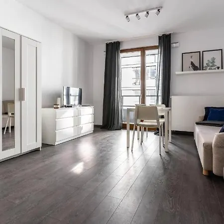 Golden Solidarnosci 60b 11 Apartment Warsaw